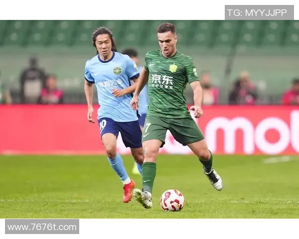 中超第13轮精彩对决北京国安迎战杭州绿城上半场激烈争夺战